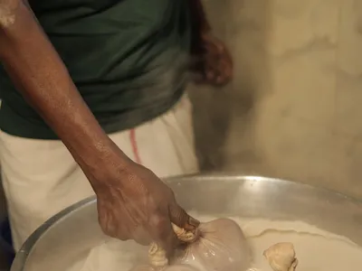 Upanaham medicated herbal paste poultice for chronic back pain, sciatica and knee arthritis at Agasthya Kerala